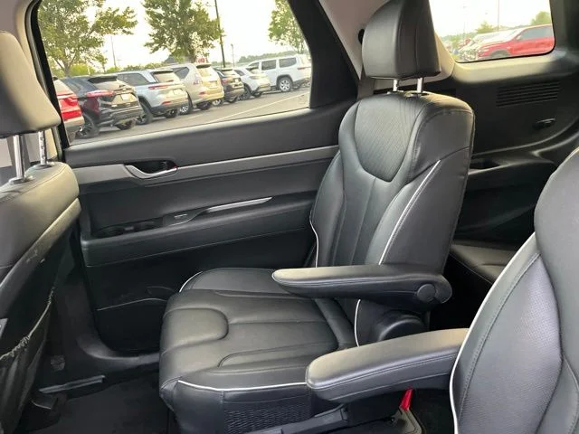 Used 2025 White Hyundai SEL image 15