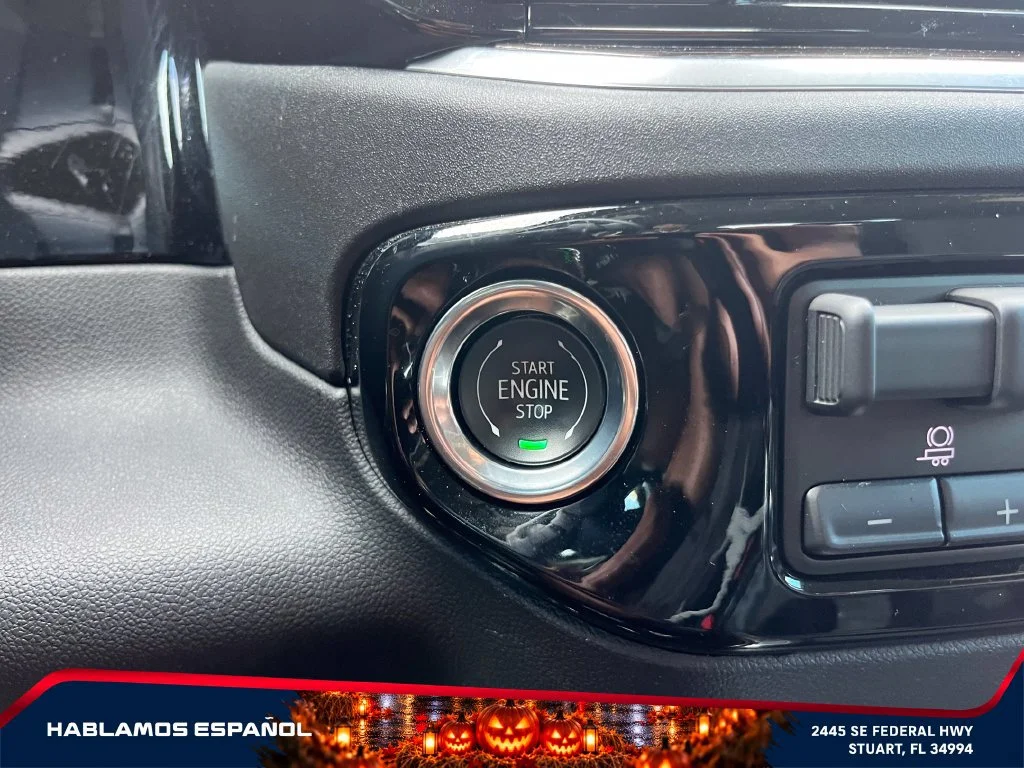 Used 2025 Titanium Rush Metallic GMC Elevation image 29