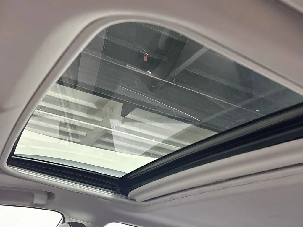 Used 2018 Silver Sky Metallic Toyota XLE image 18