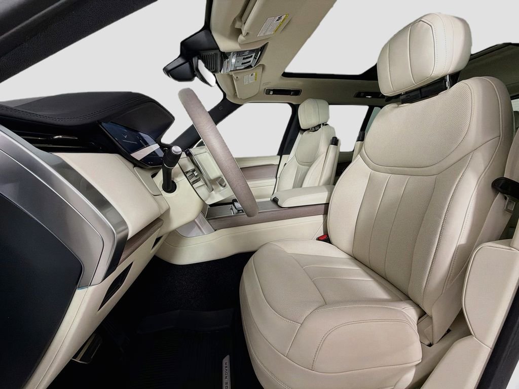 New 2026 Fuji White Land Rover SE image 22