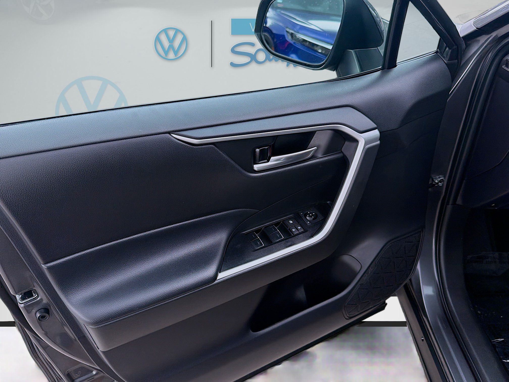 Used 2025 Magnetic Gray Metallic Toyota Hybrid XLE image 16