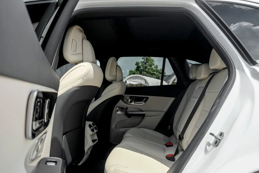 New 2026 Polar White Mercedes-Benz GLC 300 image 51