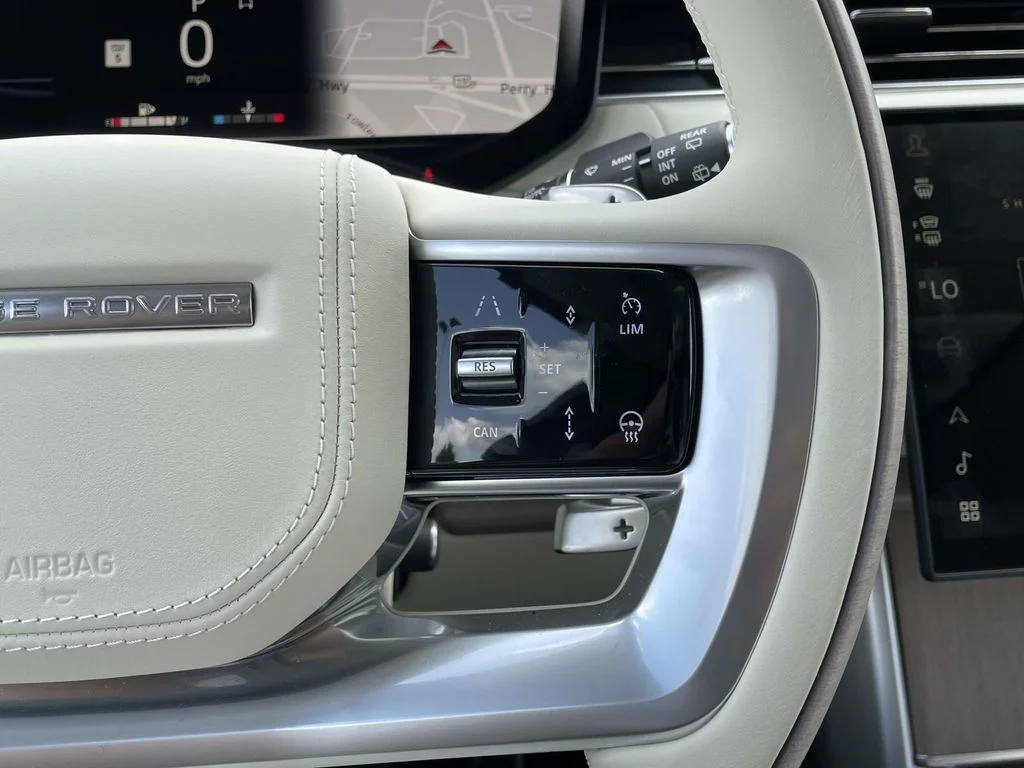 New 2026 Ostuni Pearl White Land Rover Autobiography image 40