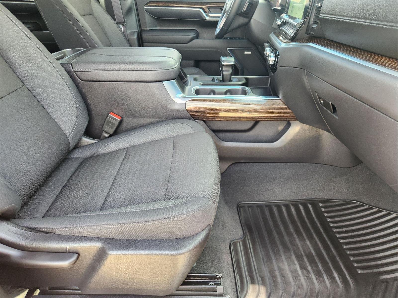 Used 2026 Onyx Black GMC Elevation image 16