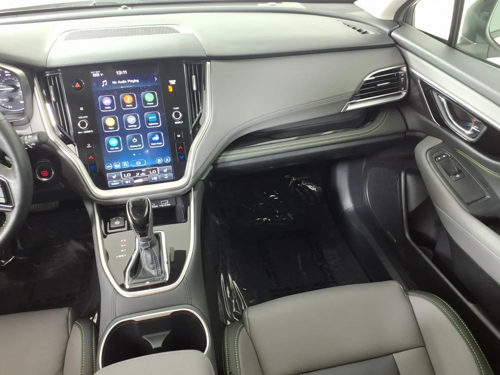Certified Used 2025 Crystal White Pearl Subaru Onyx Edition image 26