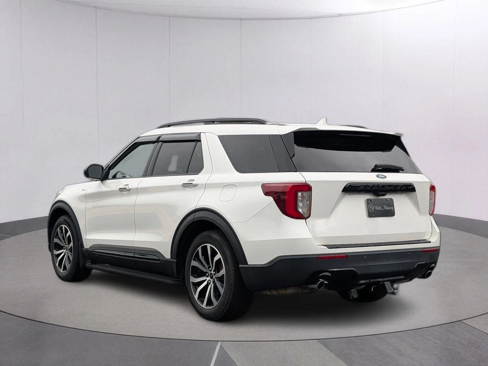 Used 2022 Star White Metallic Tri-Coat Ford ST-Line image 3