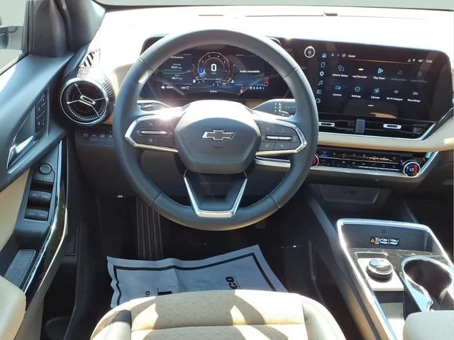 New 2027 Polar White Tricoat Chevrolet ACTIV image 4