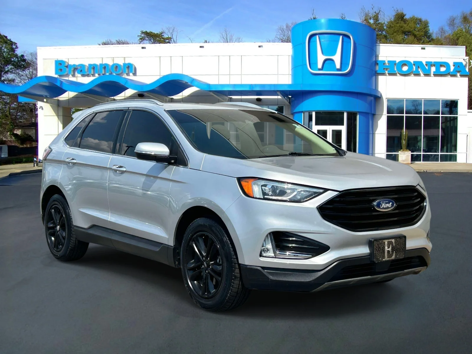 Used 2019 Silver Ford SEL FWD image 1