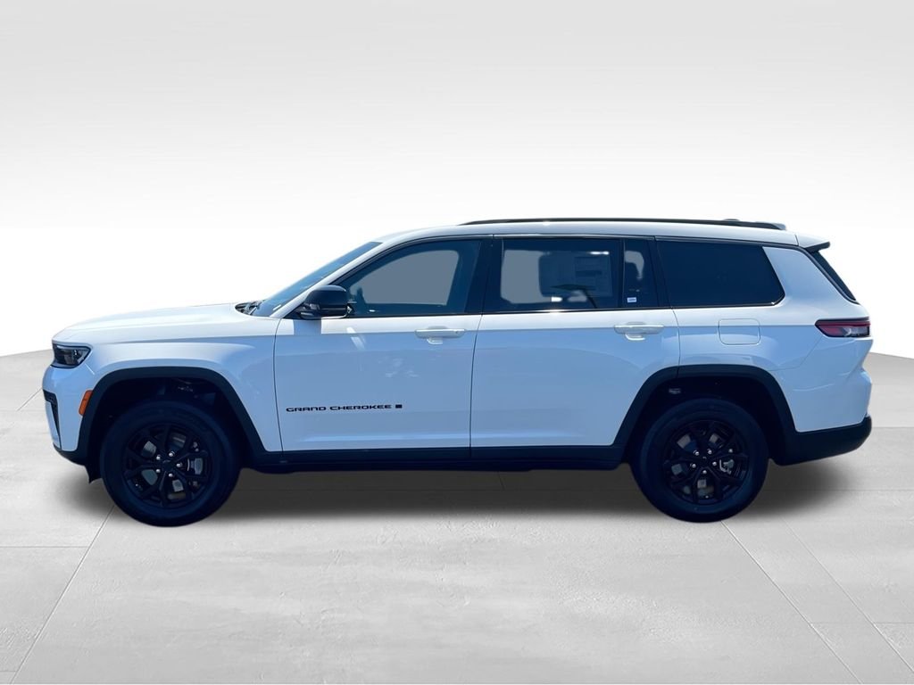 New 2026 White Jeep Altitude image 5