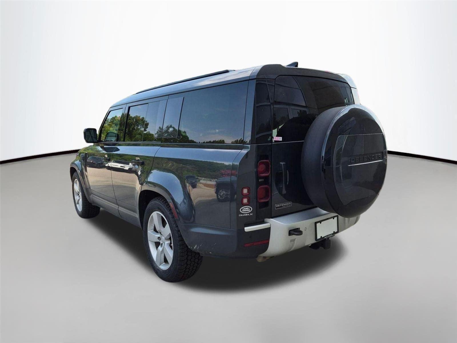 Used 2023 Carpathian Grey Premium Metallic Land Rover First Edition image 7