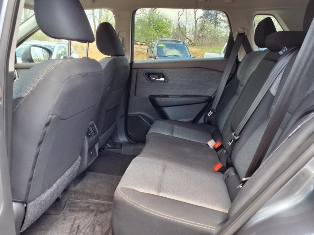 2023 Nissan Rogue SV AWD photo 2