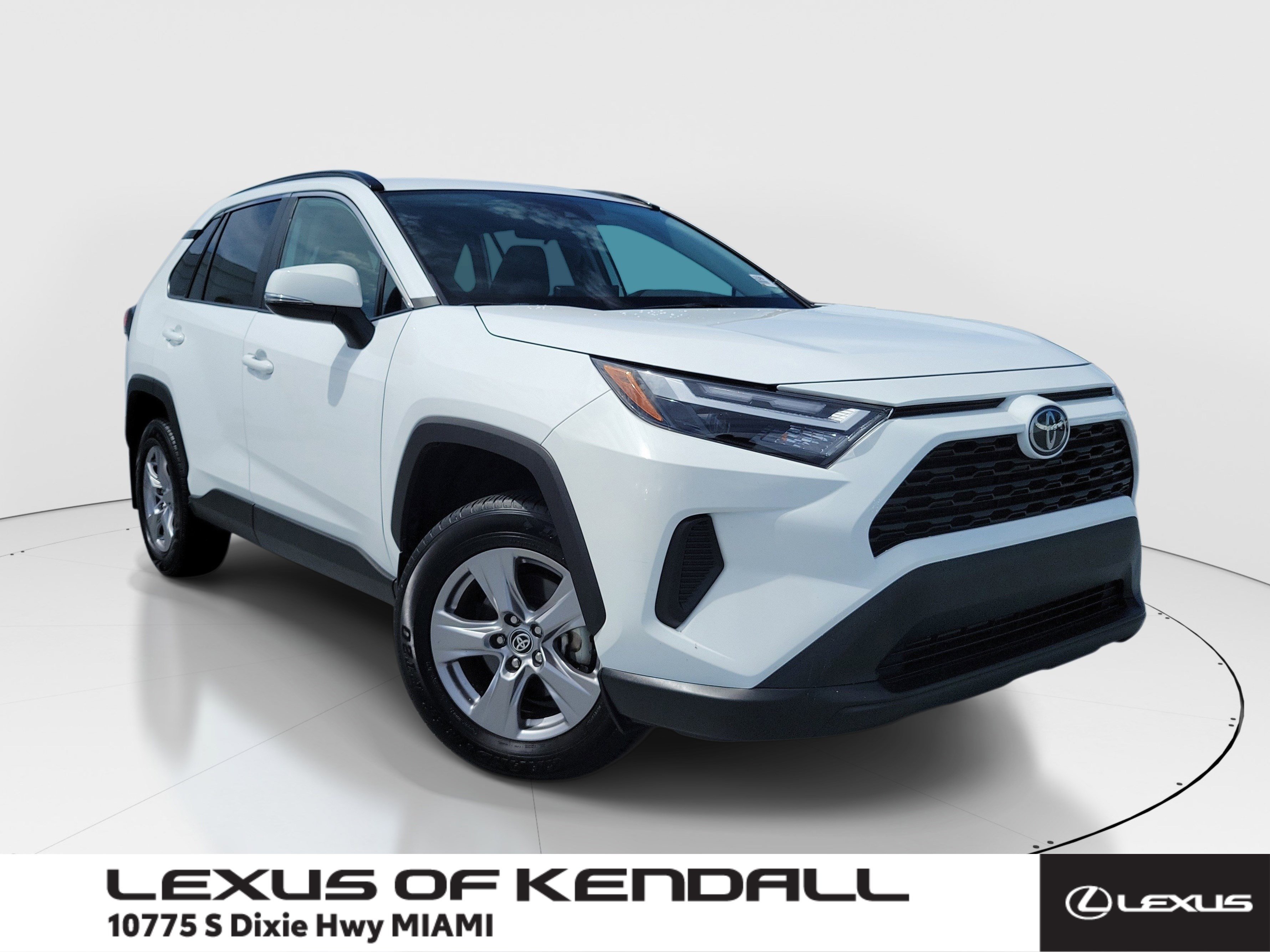 Used 2025 Ice Toyota XLE image 1