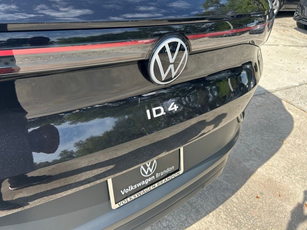 Used 2023 Black Volkswagen S image 31