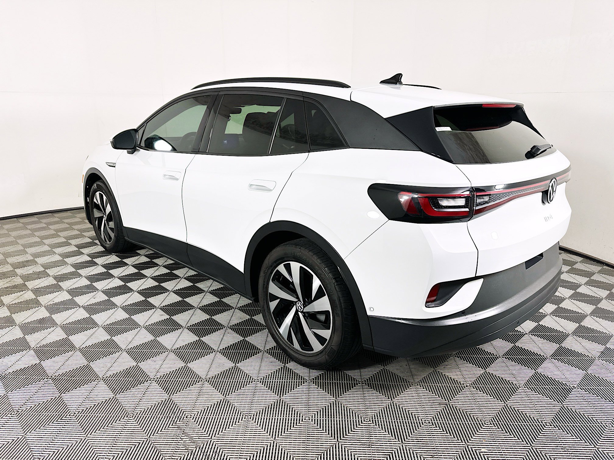 2023 Volkswagen ID.4 thumbnail 7