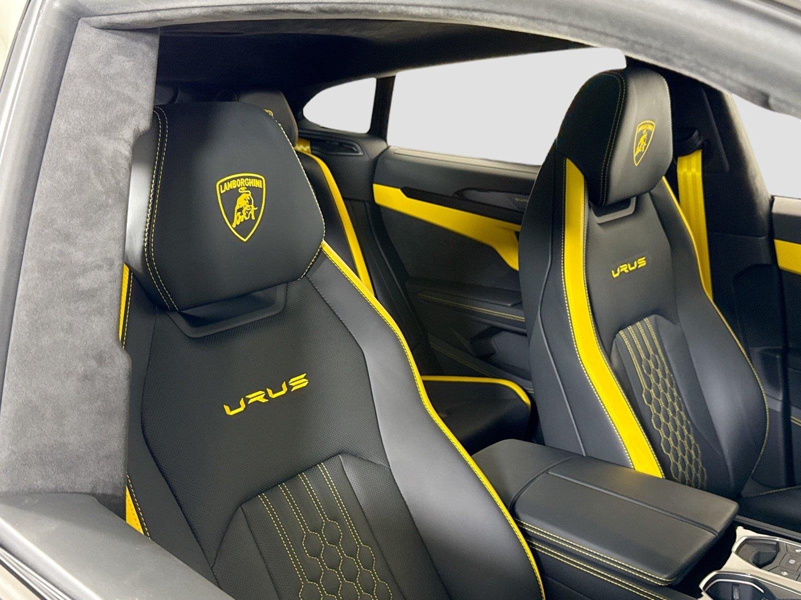 2024 Lamborghini Urus S - Photo 43