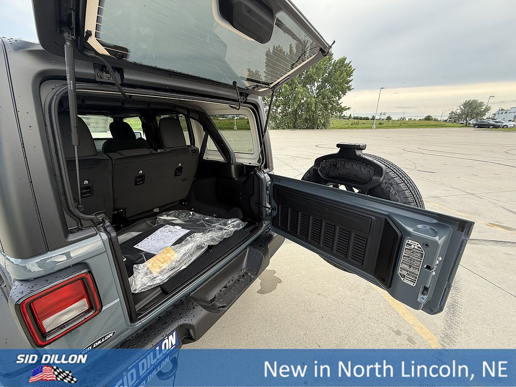 New 2026 Anvil Clear-Coat Exterior Paint Jeep 4-Door Sport S 4x4 image 7