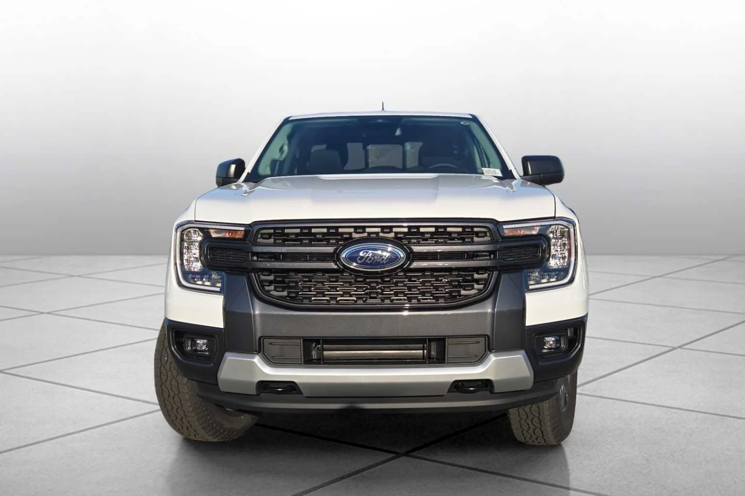New 2026 Oxford White Ford XLT image 3