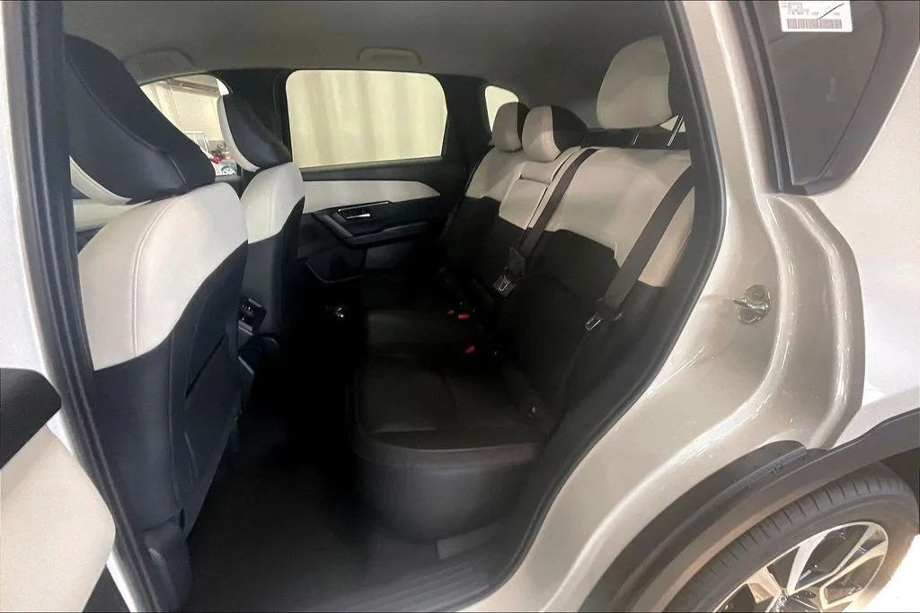New 2026 Rhodium White Metallic Mazda 2.5 S Preferred AWD image 10
