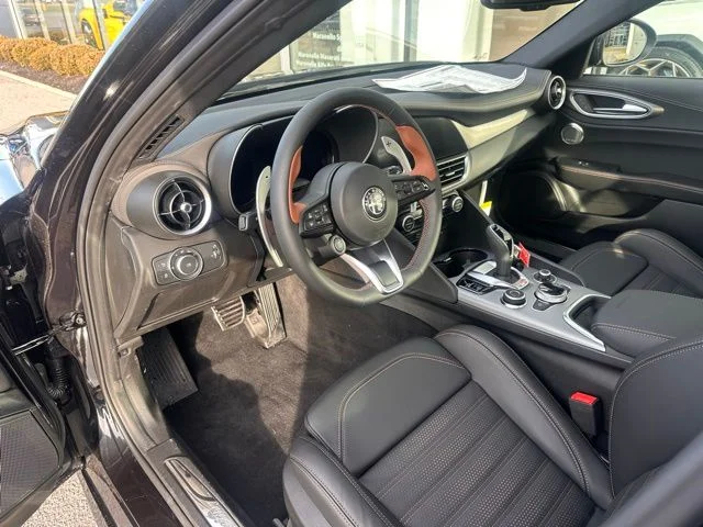 2025 Alfa Romeo Giulia Intensa - Photo 12