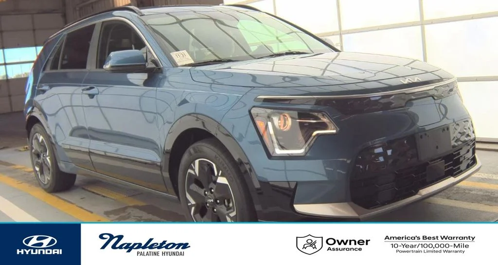 Used 2023 Blue Kia Wind image 1