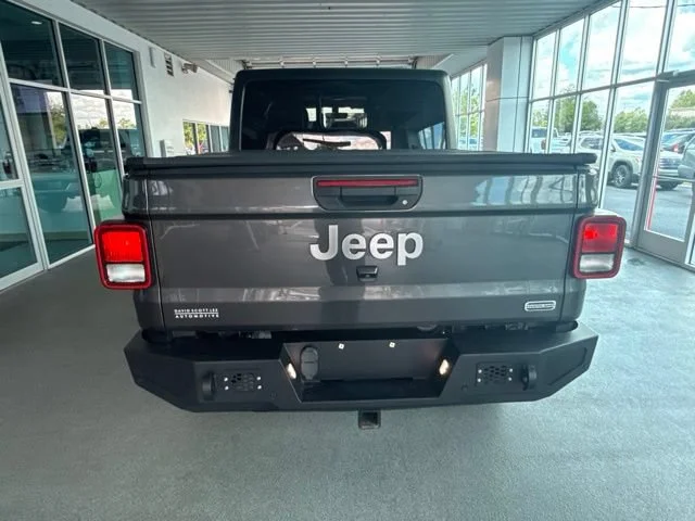 Used 2021 Granite Crystal Metallic Clearcoat Jeep Overland image 8