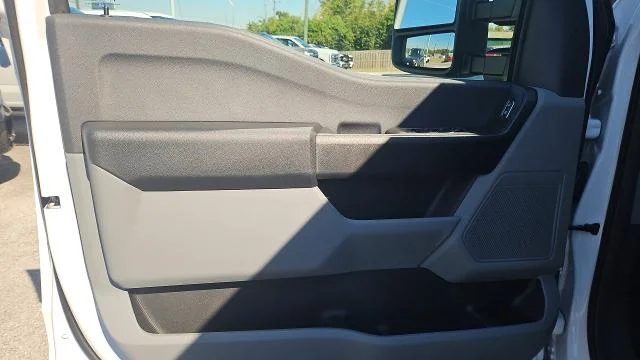 New 2027 Oxford White Ford XL image 31