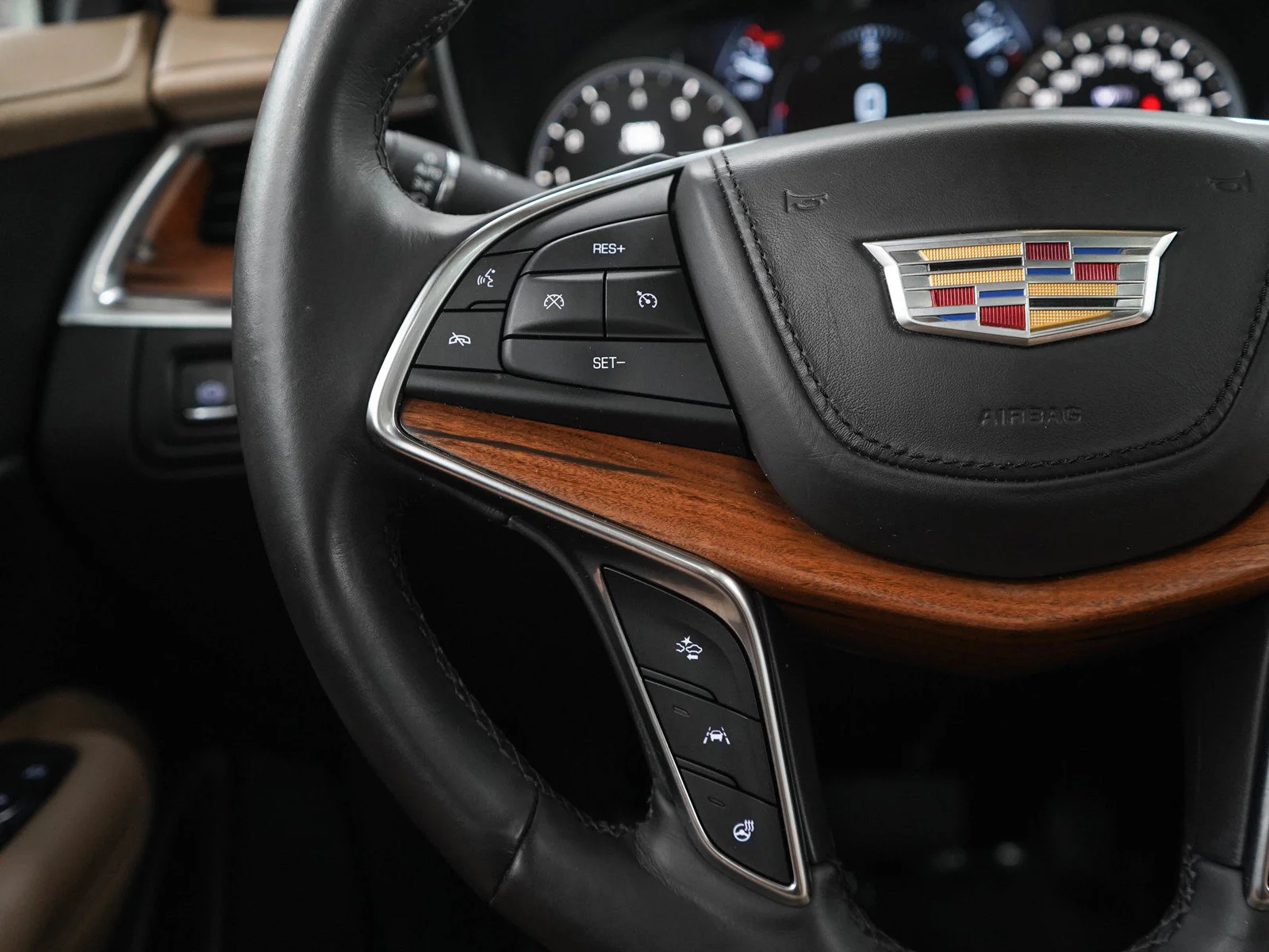 Used 2018 Stellar Black Metallic Cadillac Platinum AWD image 25