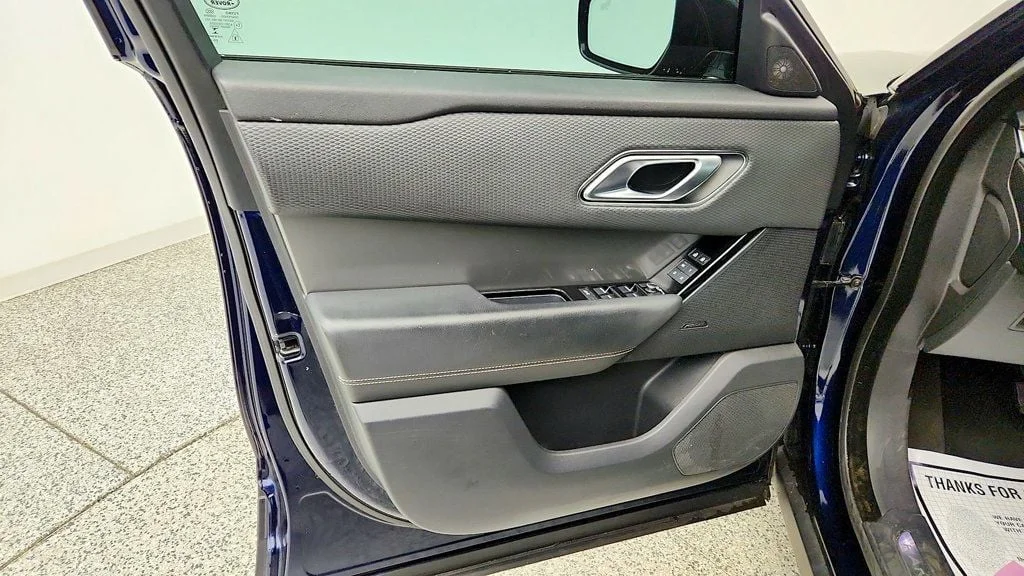 Used 2021 Portofino Blue Metallic Land Rover P250 S image 11