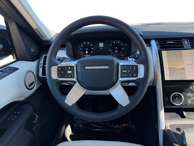 New 2026 Santorini Black Land Rover S image 13