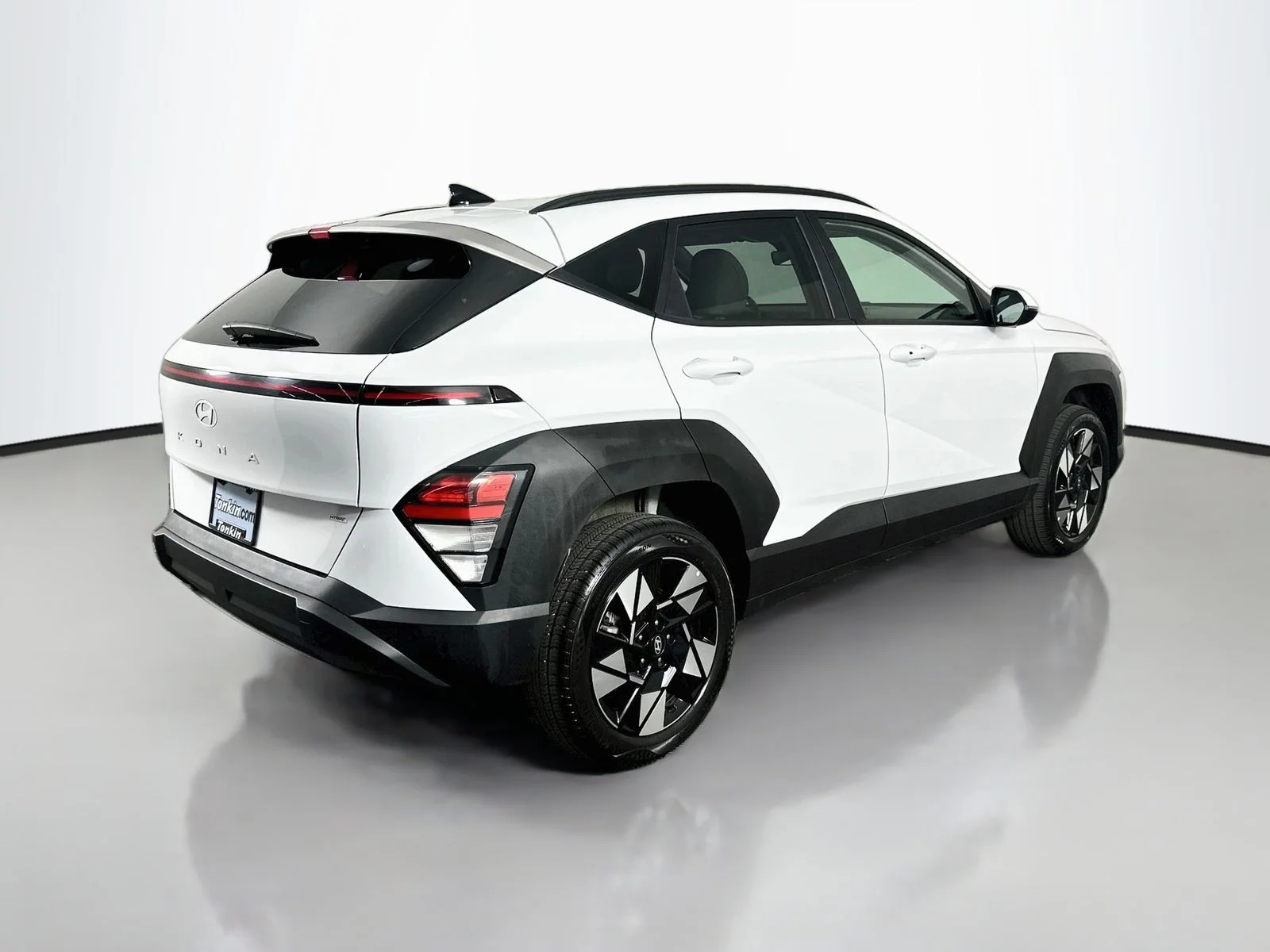 Used 2025 Atlas White Hyundai SEL image 7