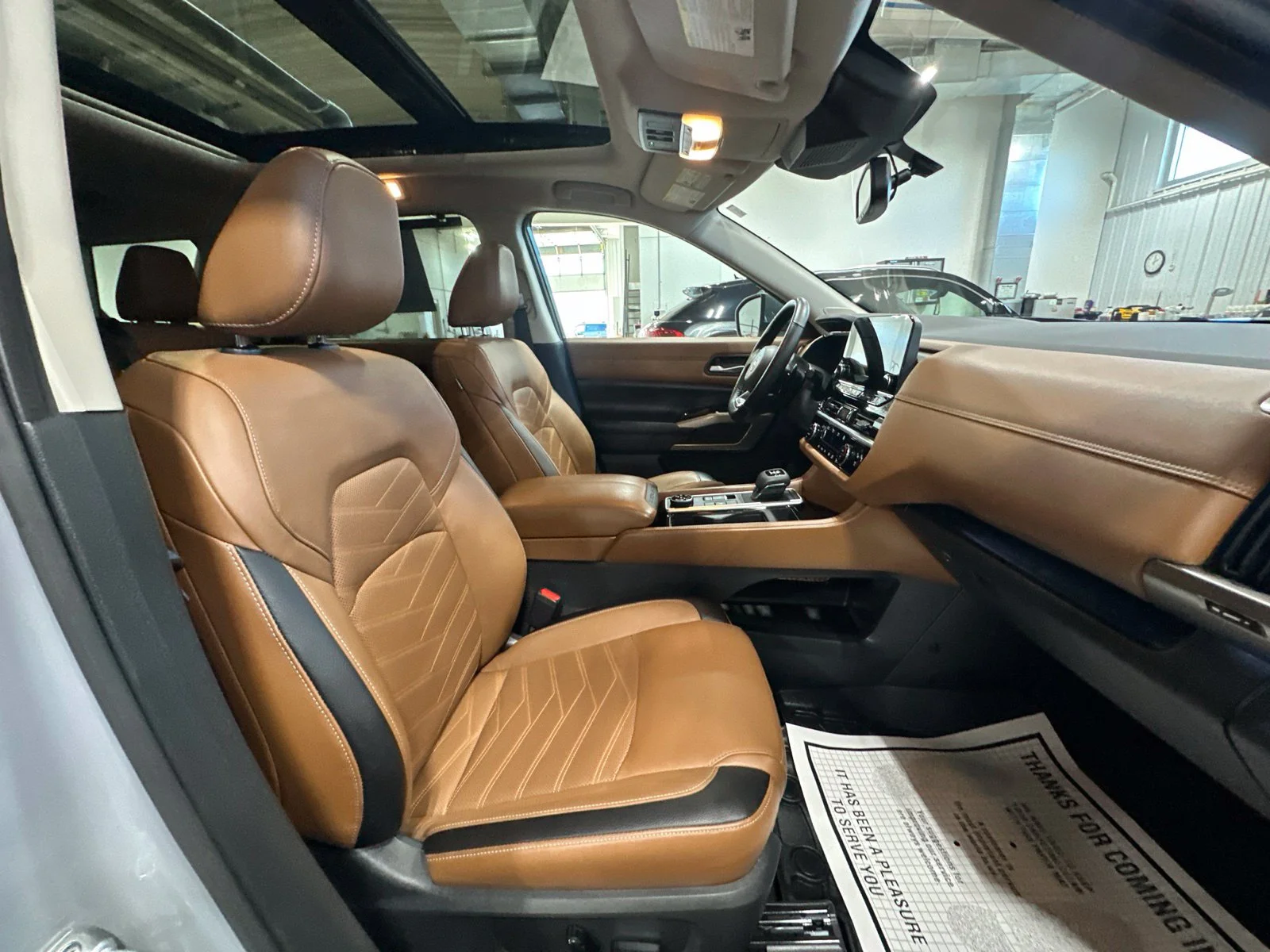 Used 2022 Gray Nissan Platinum image 38