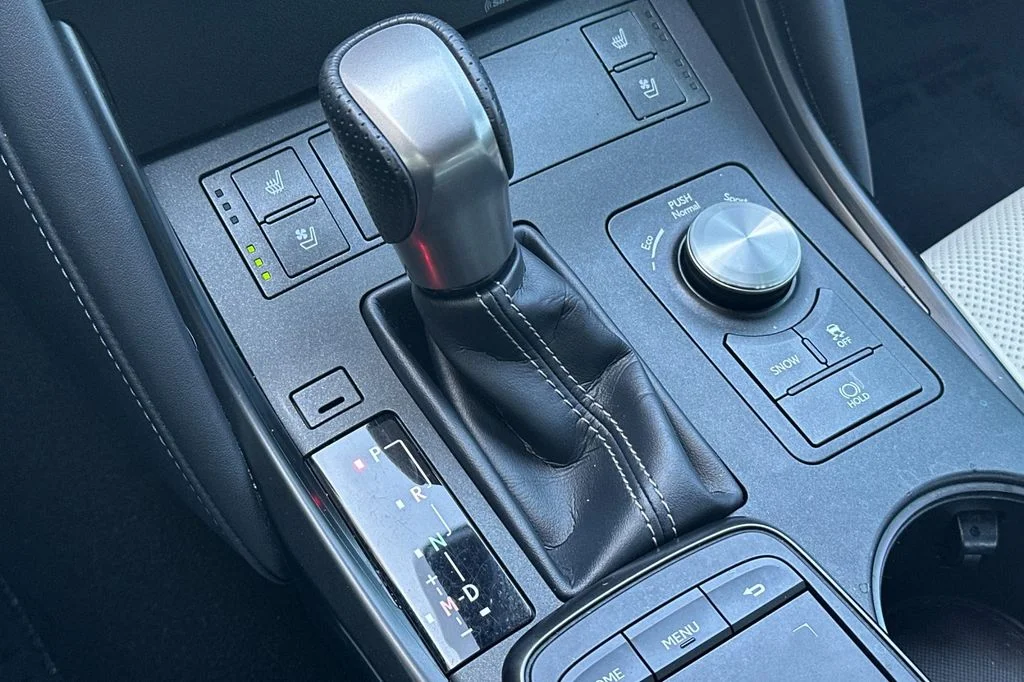 2023 Lexus IS 350 F SPORT - Photo 24