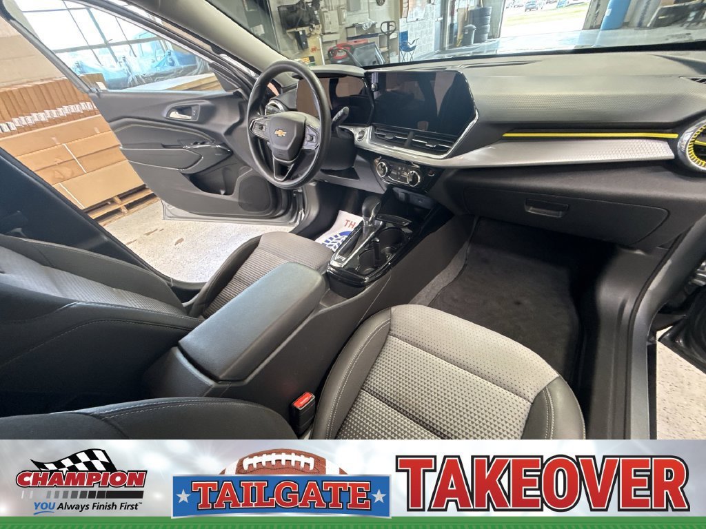 2024 Chevrolet Trax LT - Photo 37