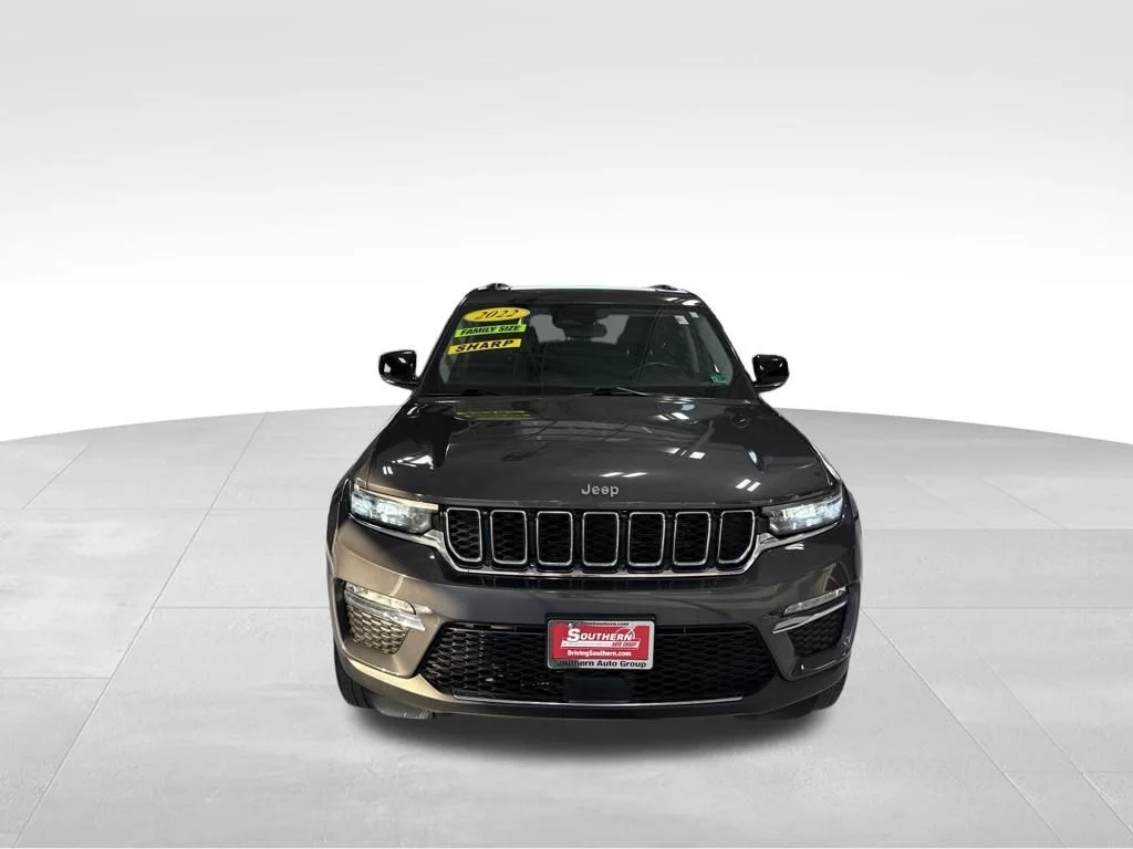Used 2022 Gray Jeep Limited image 9