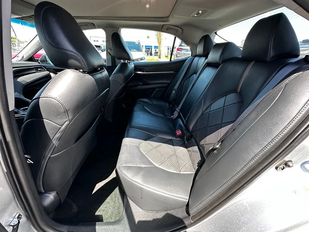 Used 2019 Silver Toyota XLE image 17