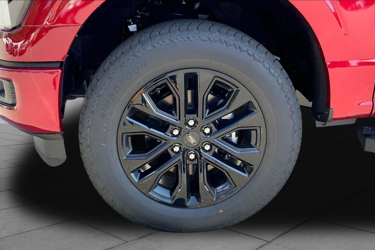 New 2026 Ruby Red Metallic Tinted Clearcoat Ford Lariat® image 17