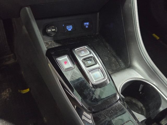 Used 2023 Black Hyundai SEL image 18