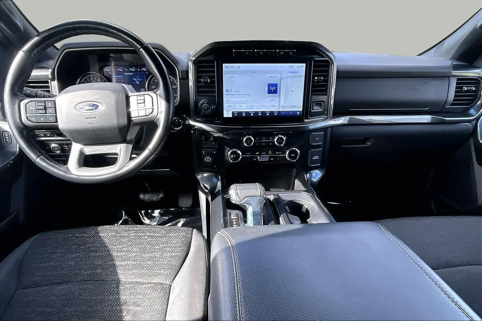 Used 2022 Oxford White Ford XLT image 16