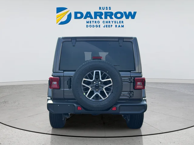 New 2026 Granite Crystal Metallic Clear-Coat Exterior Paint Jeep Sahara image 4
