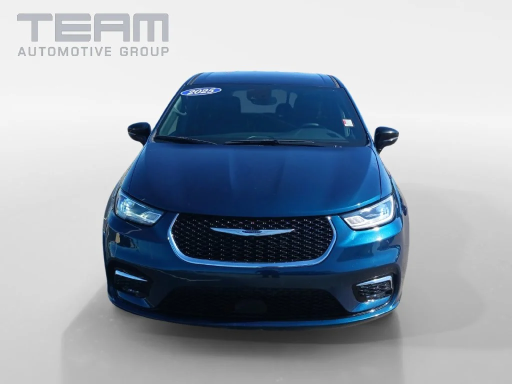 Used 2025 Blue Chrysler Select image 2