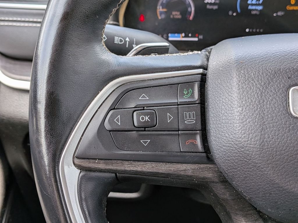Used 2022 White Jeep Limited image 22
