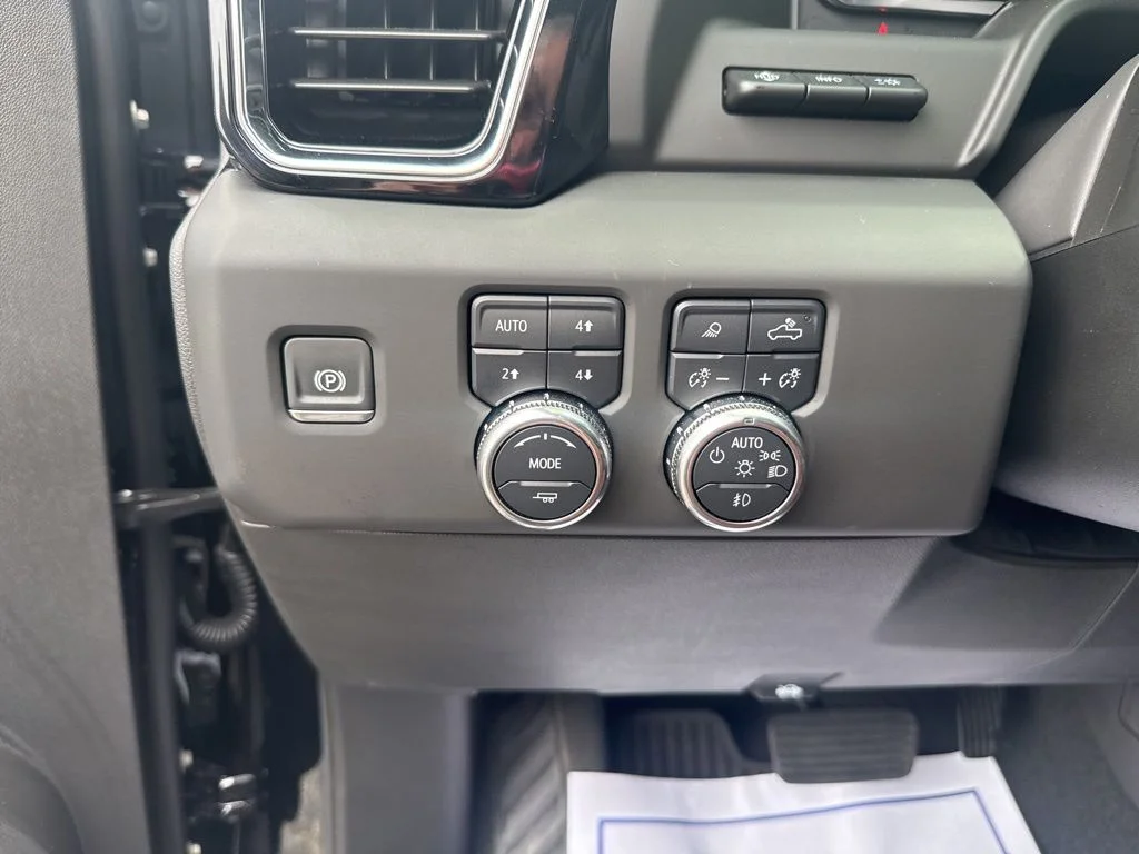 Used 2025 Onyx Black GMC Denali Ultimate image 40