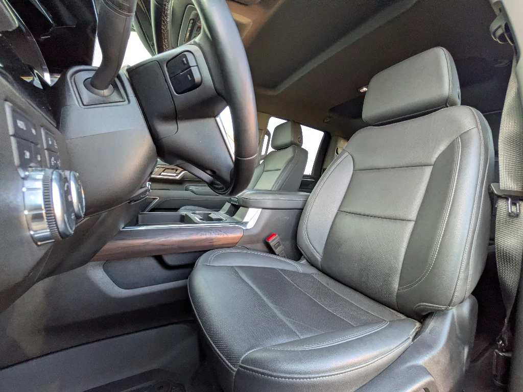 Used 2025 Titanium Rush Metallic GMC SLT image 10