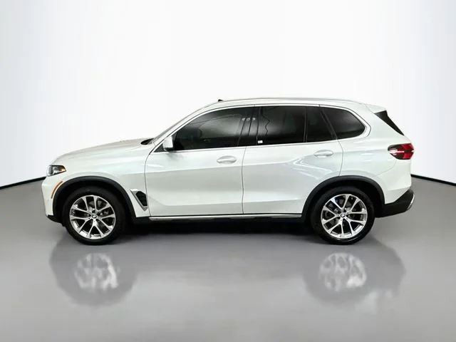 Used 2024 White BMW xDrive40i image 4