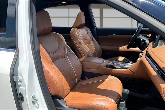 Used 2023 Black INFINITI Autograph image 7