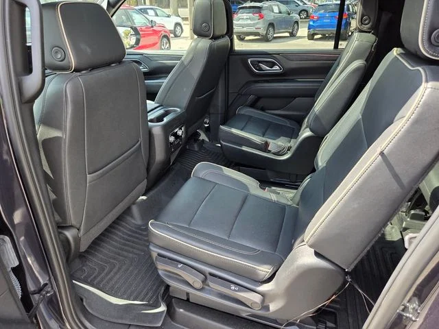 Used 2023 Silver GMC SLT image 9