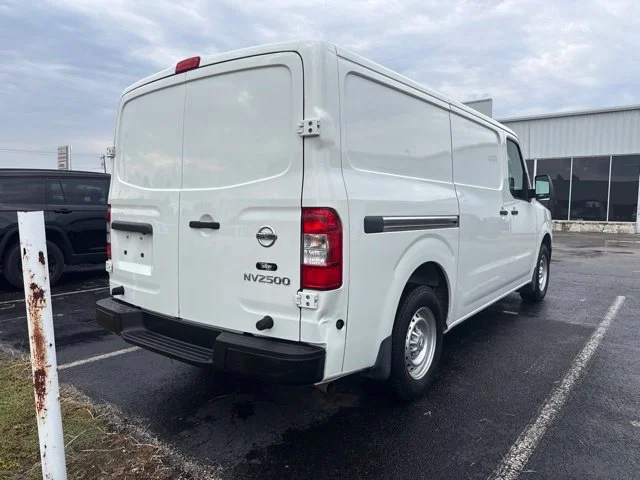 Used 2020 White Nissan S image 3