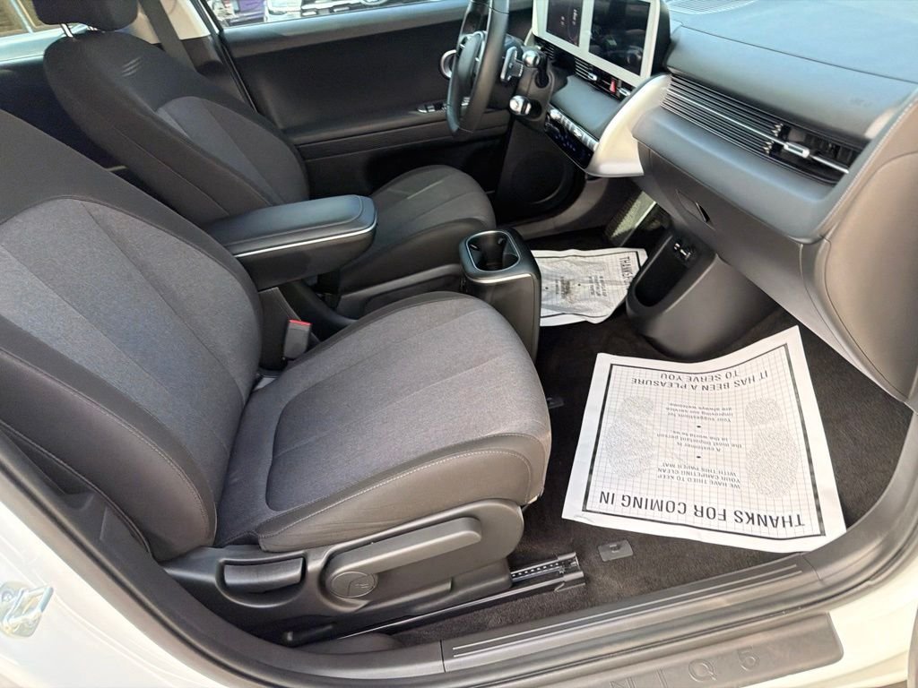 Used 2024 White Hyundai SEL image 18