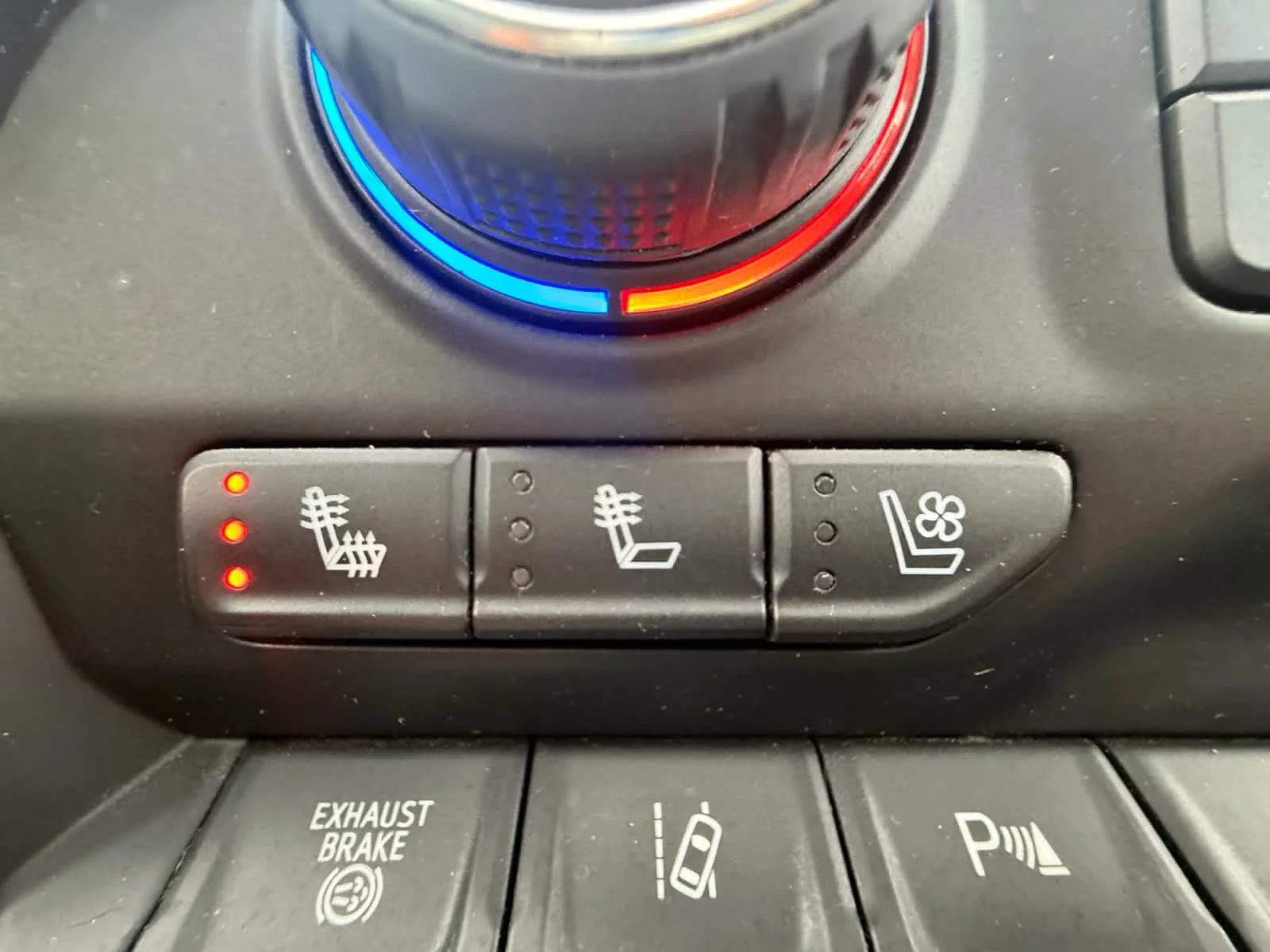Used 2022 Iridescent Pearl Tricoat Chevrolet High Country image 30