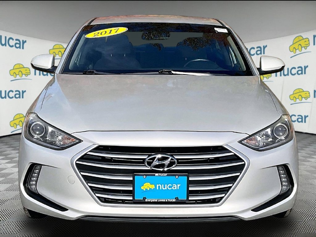 Used 2017 Beige Hyundai SE image 2